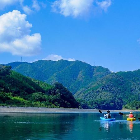 四万十川まで歩いて行ける 一棟まるっと貸し切りの宿 Gu Симанто Экстерьер фото