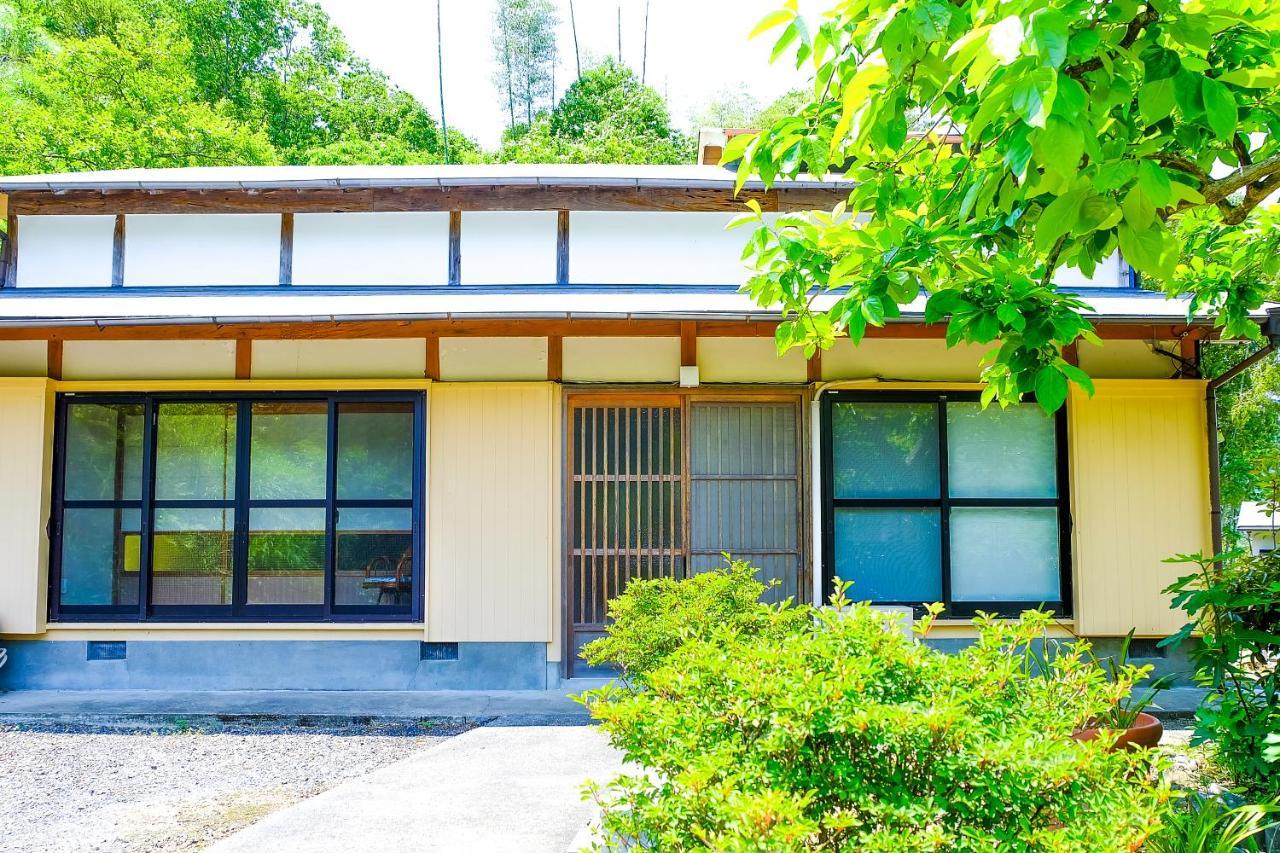 四万十川まで歩いて行ける 一棟まるっと貸し切りの宿 Gu Симанто Экстерьер фото